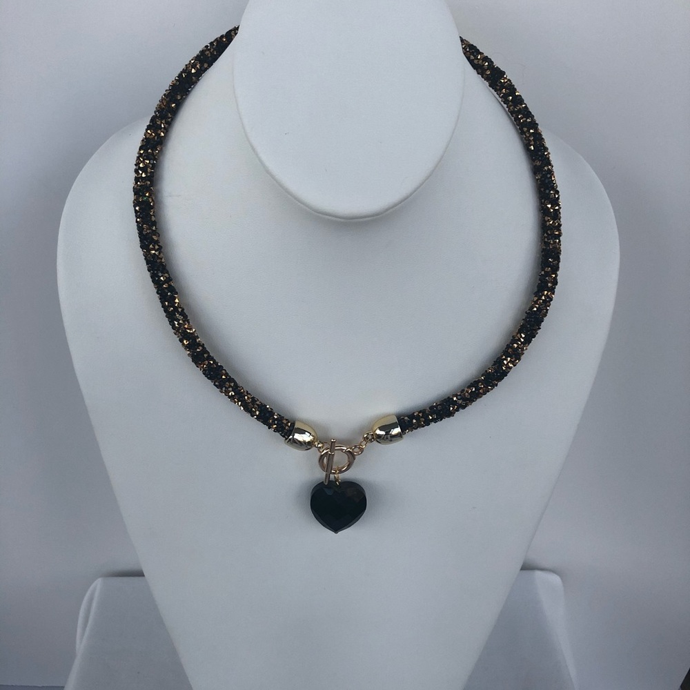 Beautiful necklace with a crystal heart pendant.